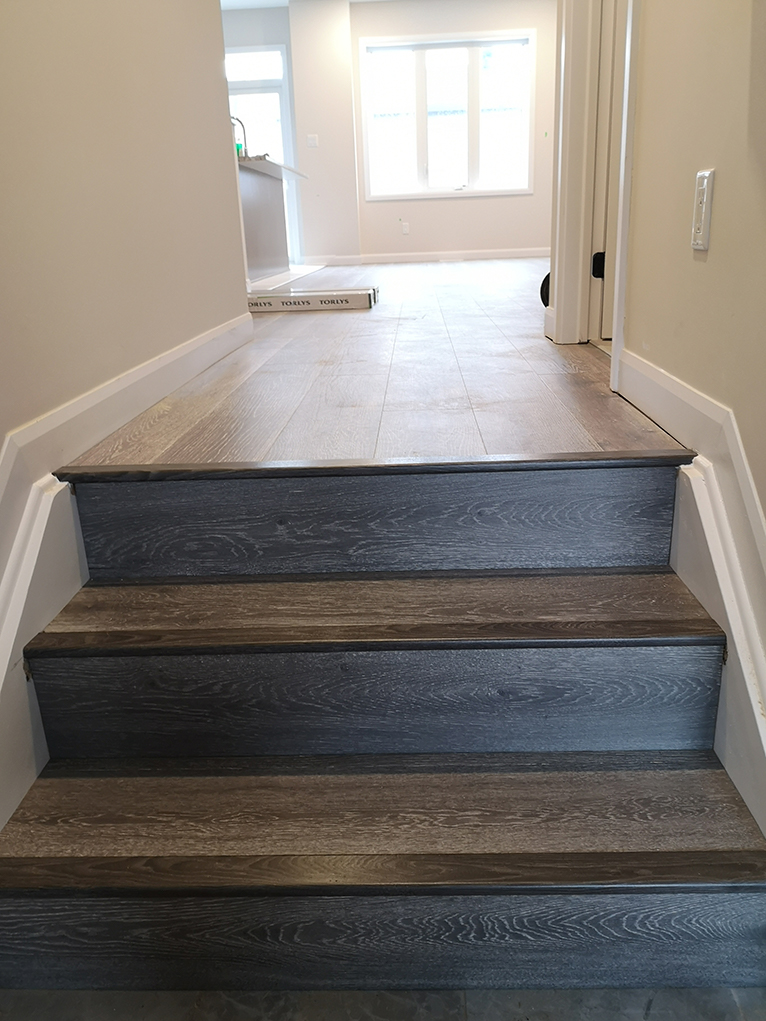 LAMINATE_STAIRS